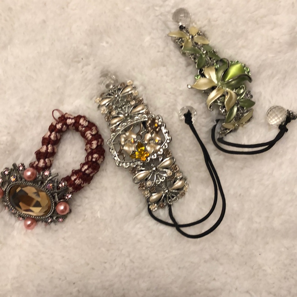 3 Pretty Ponytail Holders